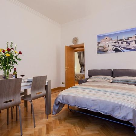 Vatican Loris House Rome Room photo