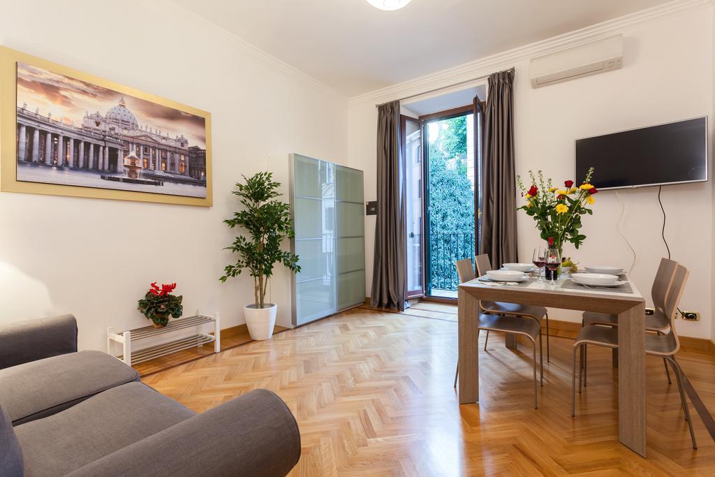 Vatican Loris House Rome Room photo