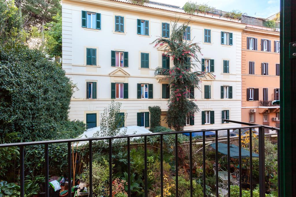 Vatican Loris House Rome Room photo
