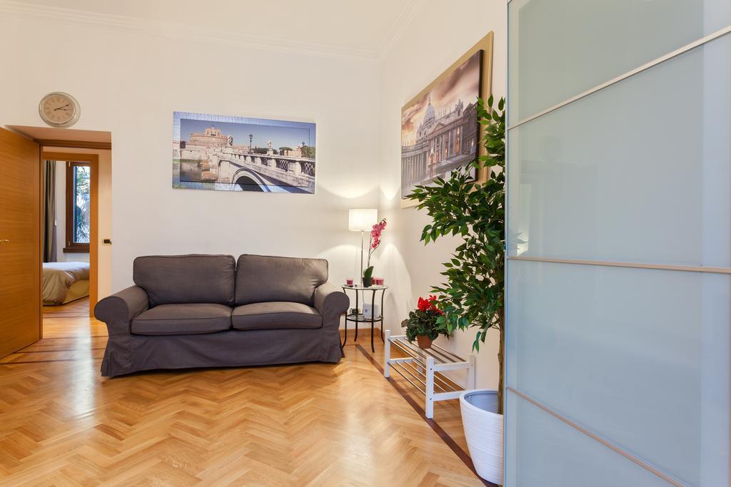Vatican Loris House Rome Room photo